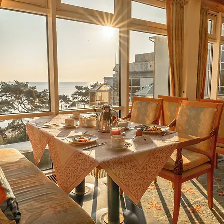 Rugard Thermal Strandhotel ホテル